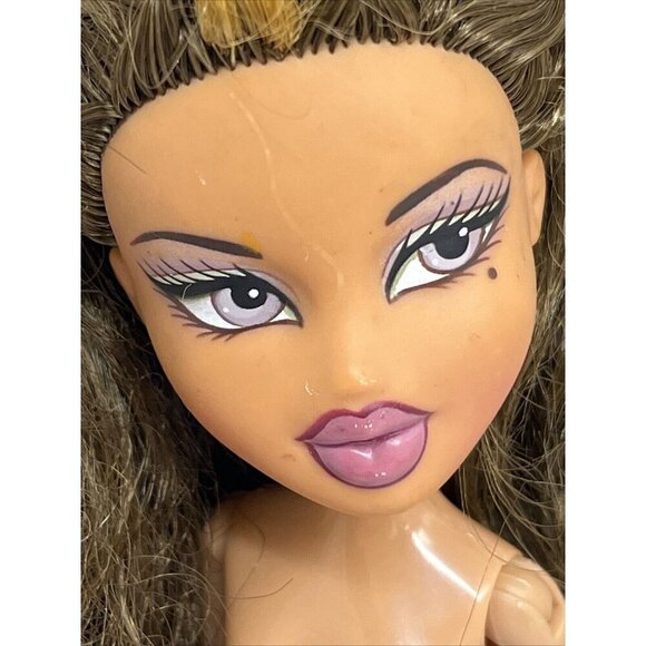 Vintage Bratz Yasmin Slumber Party NO SHOES w/ accessories - Picture 2 of 9